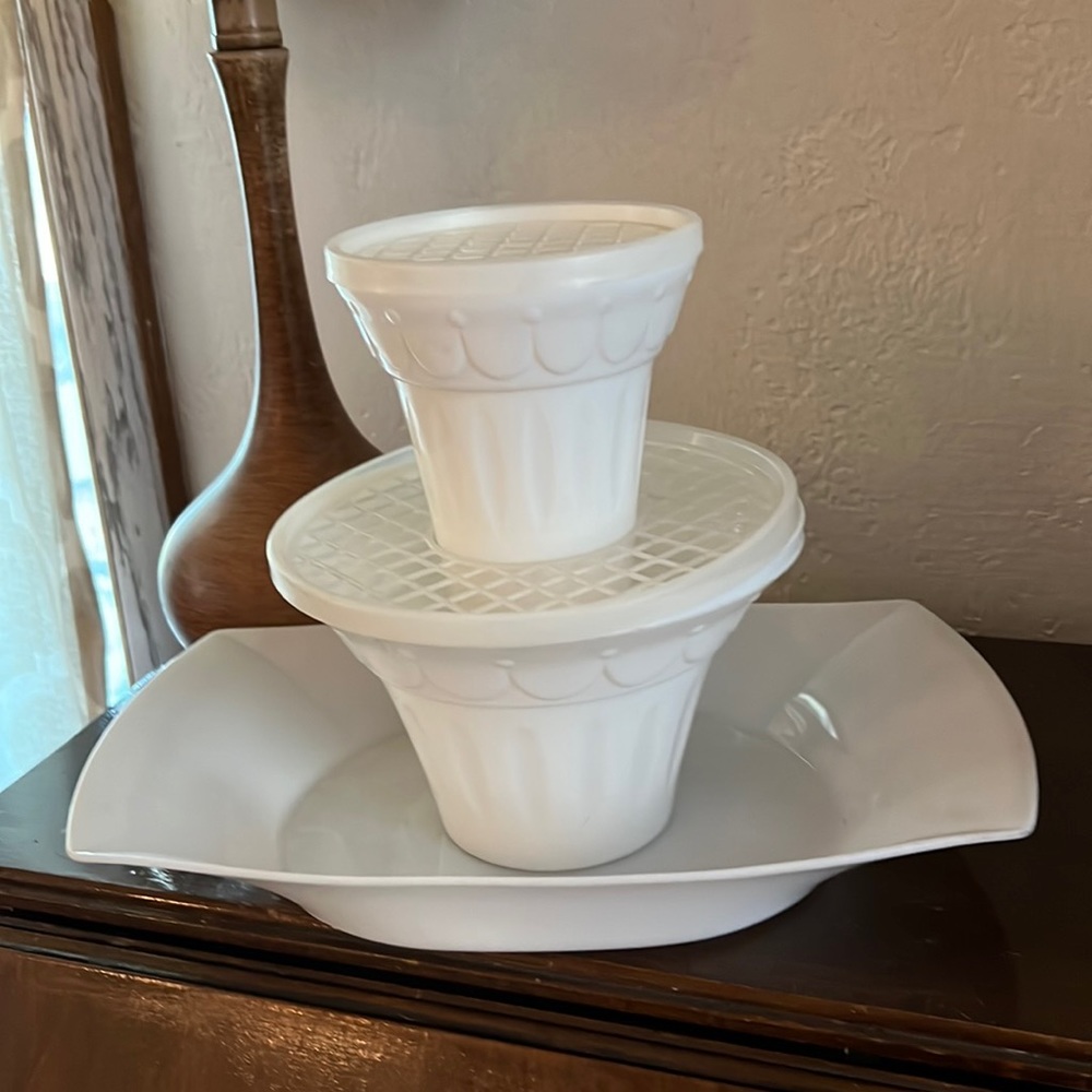 Tupperware flower arranger